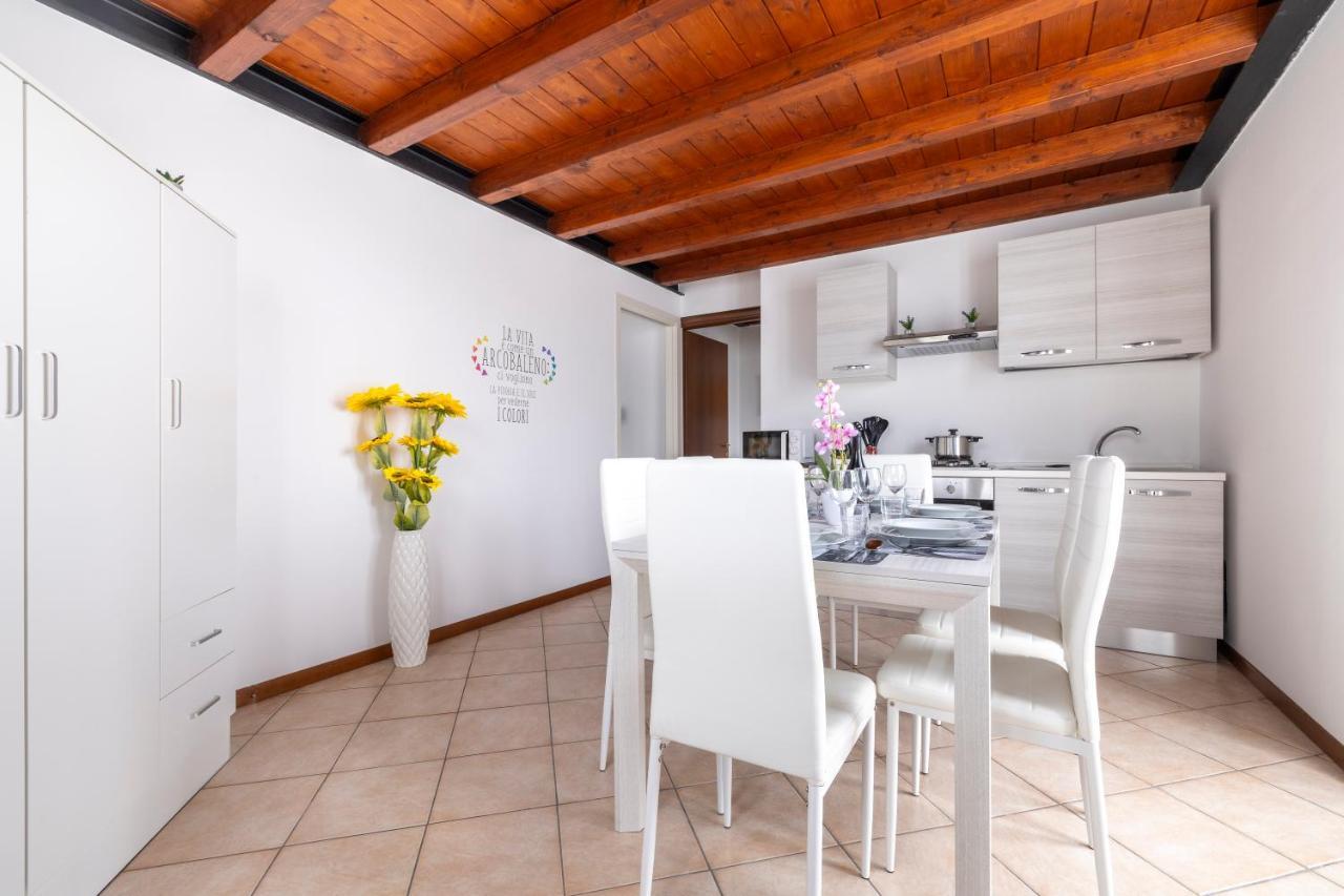 10' Da Malpensa & 1' Dalla Stazione TreniShuttle Apartment Somma Lombardo Ngoại thất bức ảnh